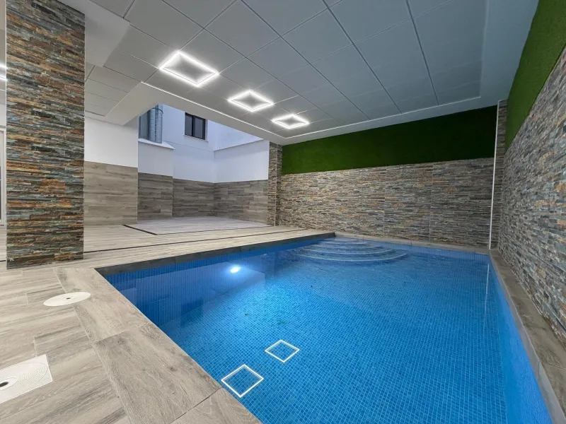 NUEVO APARTAMENTO EN RESIDENCIAL "ALEGRIA 21" CON GARAJE+TRASTERO INCLUIDO. 2 DORM. 2 BAÑOS. 105 M2. PISCINA+SAUNA+BARBACOA.
