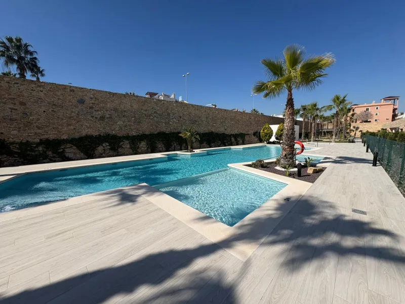 Moderno Apartamento en Villamartin, Orihuela Costa - Perfecto Estado y Cerca del Mar