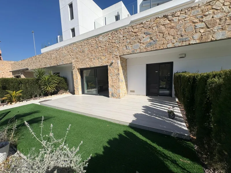 Moderno Apartamento en Villamartin, Orihuela Costa - Perfecto Estado y Cerca del Mar