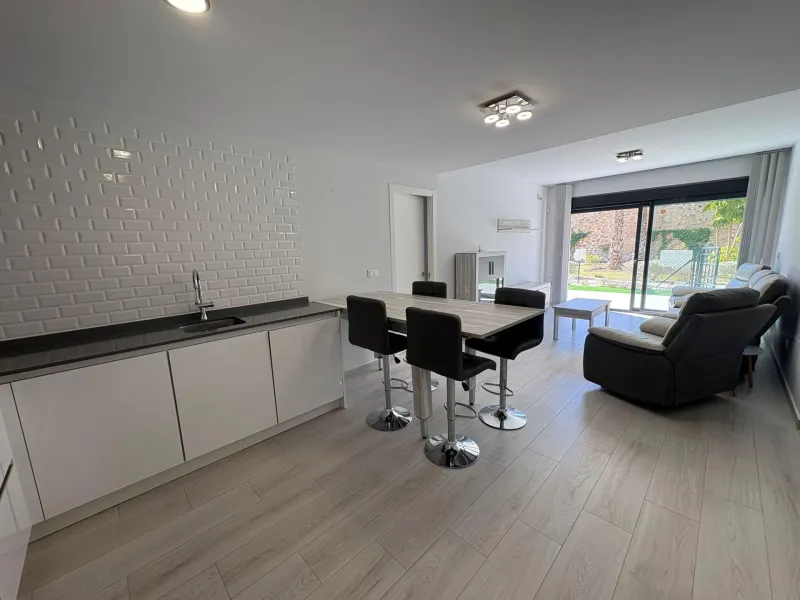 Moderno Apartamento en Villamartin, Orihuela Costa - Perfecto Estado y Cerca del Mar