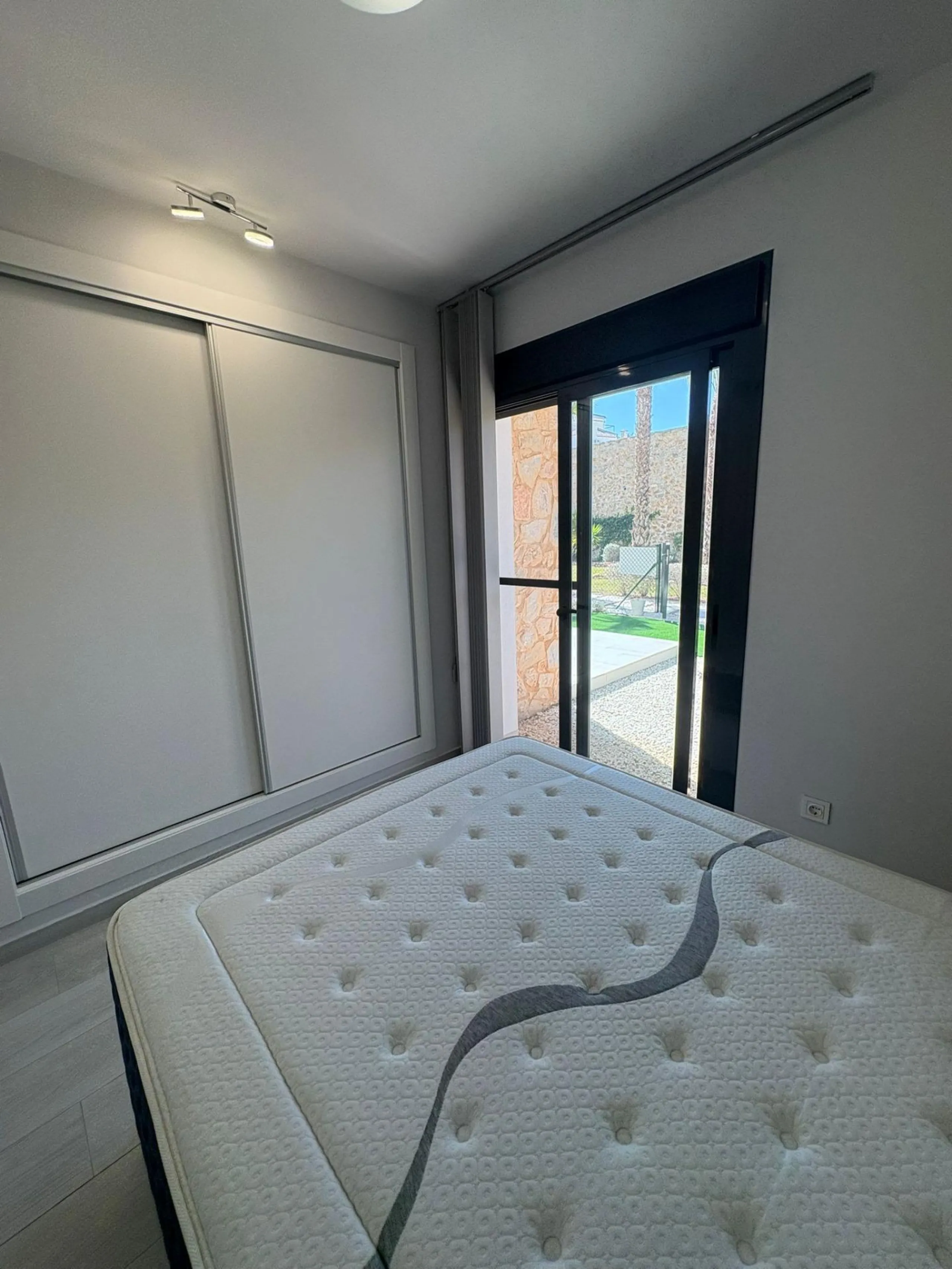 Moderno Apartamento en Villamartin, Orihuela Costa - Perfecto Estado y Cerca del Mar