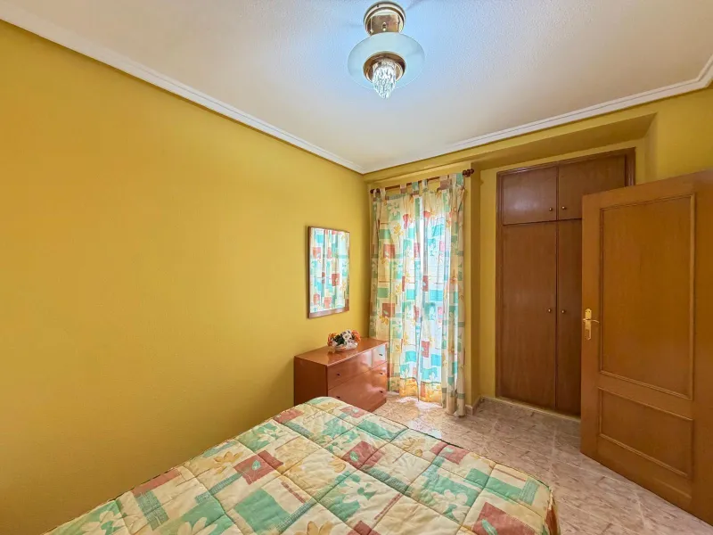 PENTHOUSE WITH SEA VIEWS ON AV. DE LAS HABANERAS WITH VERY LARGE GARAGE SPACE INCLUDED. 2 BEDROOMS. 1 BATHROOM. TOTAL AREA OF 72 M2.