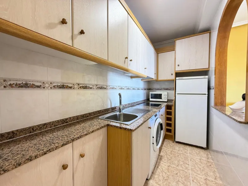 PENTHOUSE WITH SEA VIEWS ON AV. DE LAS HABANERAS WITH VERY LARGE GARAGE SPACE INCLUDED. 2 BEDROOMS. 1 BATHROOM. TOTAL AREA OF 72 M2.