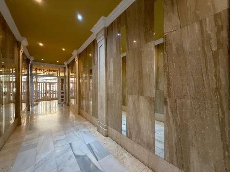 PENTHOUSE WITH SEA VIEWS ON AV. DE LAS HABANERAS WITH VERY LARGE GARAGE SPACE INCLUDED. 2 BEDROOMS. 1 BATHROOM. TOTAL AREA OF 72 M2.