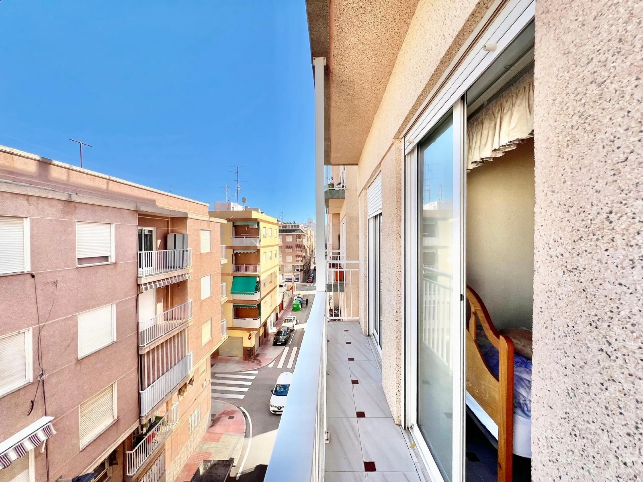 ESPACIOSA VIVIENDA A ESCASOS 350m DEL PUERTO DE SANTA POLA
