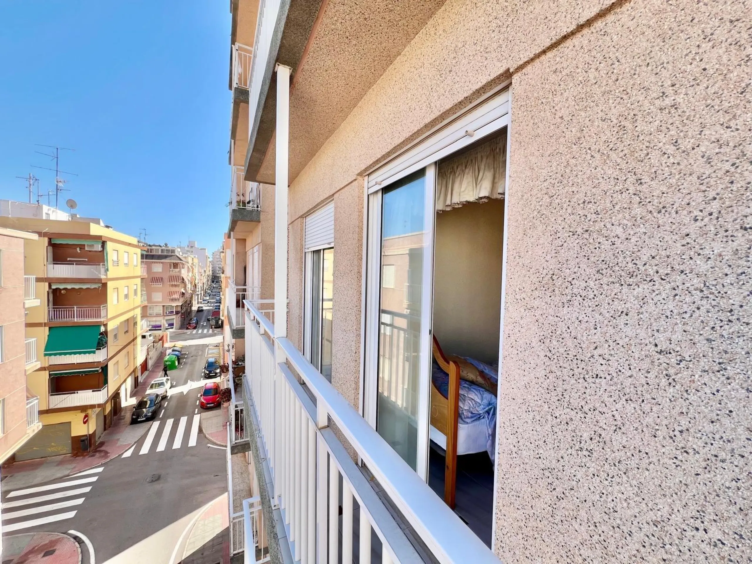 ESPACIOSA VIVIENDA A ESCASOS 350m DEL PUERTO DE SANTA POLA