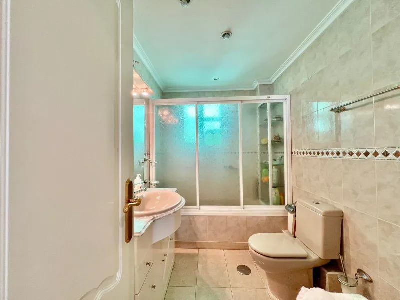 ESPACIOSA VIVIENDA A ESCASOS 350m DEL PUERTO DE SANTA POLA