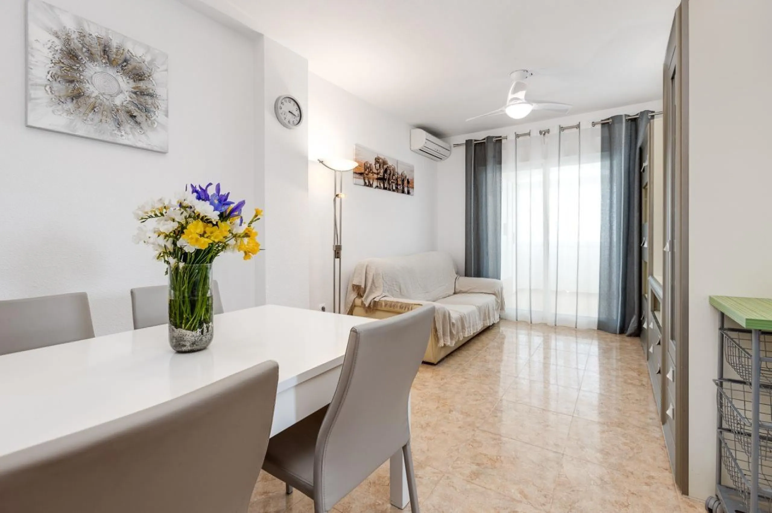 IMPECABLE VIVIENDA DE 2 HABITACIONES CON VISTAS DESPEJADAS + PISCINA EN TORREBLANCA