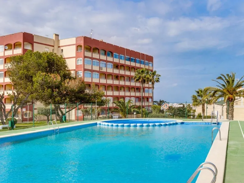 IMPECABLE VIVIENDA DE 2 HABITACIONES CON VISTAS DESPEJADAS + PISCINA EN TORREBLANCA