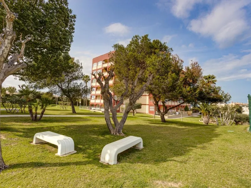 IMPECABLE VIVIENDA DE 2 HABITACIONES CON VISTAS DESPEJADAS + PISCINA EN TORREBLANCA