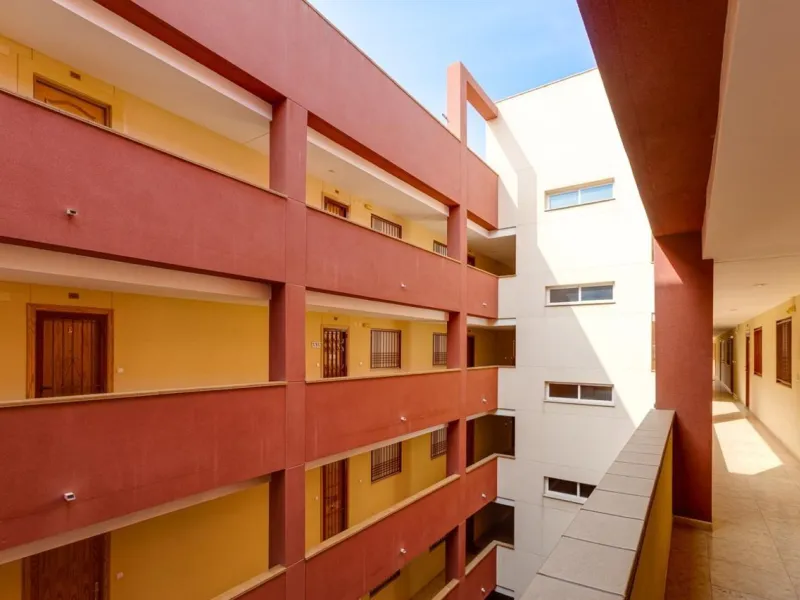 IMPECABLE VIVIENDA DE 2 HABITACIONES CON VISTAS DESPEJADAS + PISCINA EN TORREBLANCA