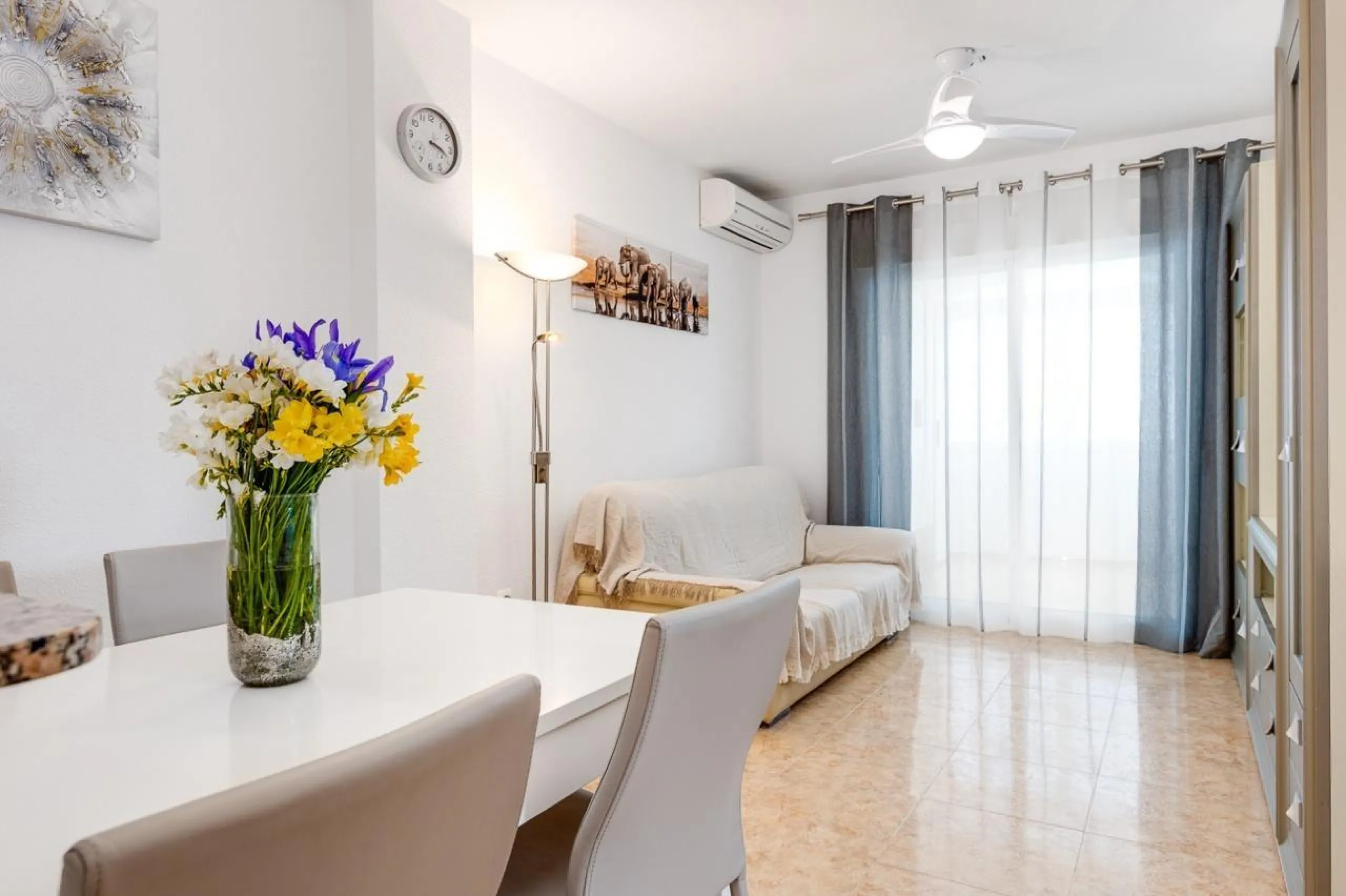IMPECABLE VIVIENDA DE 2 HABITACIONES CON VISTAS DESPEJADAS + PISCINA EN TORREBLANCA