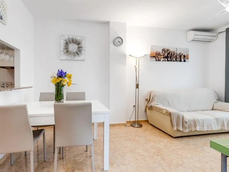 IMPECABLE VIVIENDA DE 2 HABITACIONES CON VISTAS DESPEJADAS + PISCINA EN TORREBLANCA