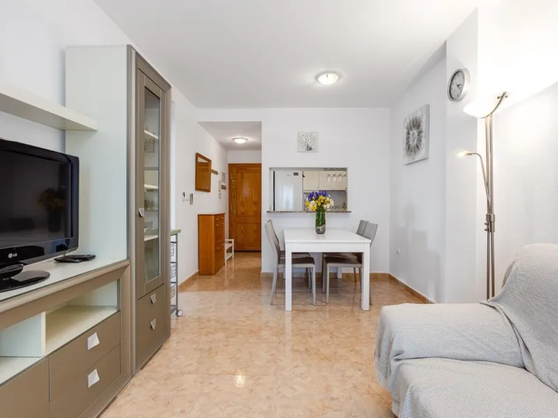 IMPECABLE VIVIENDA DE 2 HABITACIONES CON VISTAS DESPEJADAS + PISCINA EN TORREBLANCA