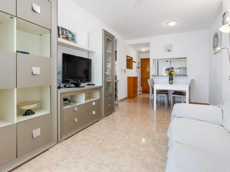 IMPECABLE VIVIENDA DE 2 HABITACIONES CON VISTAS DESPEJADAS + PISCINA EN TORREBLANCA