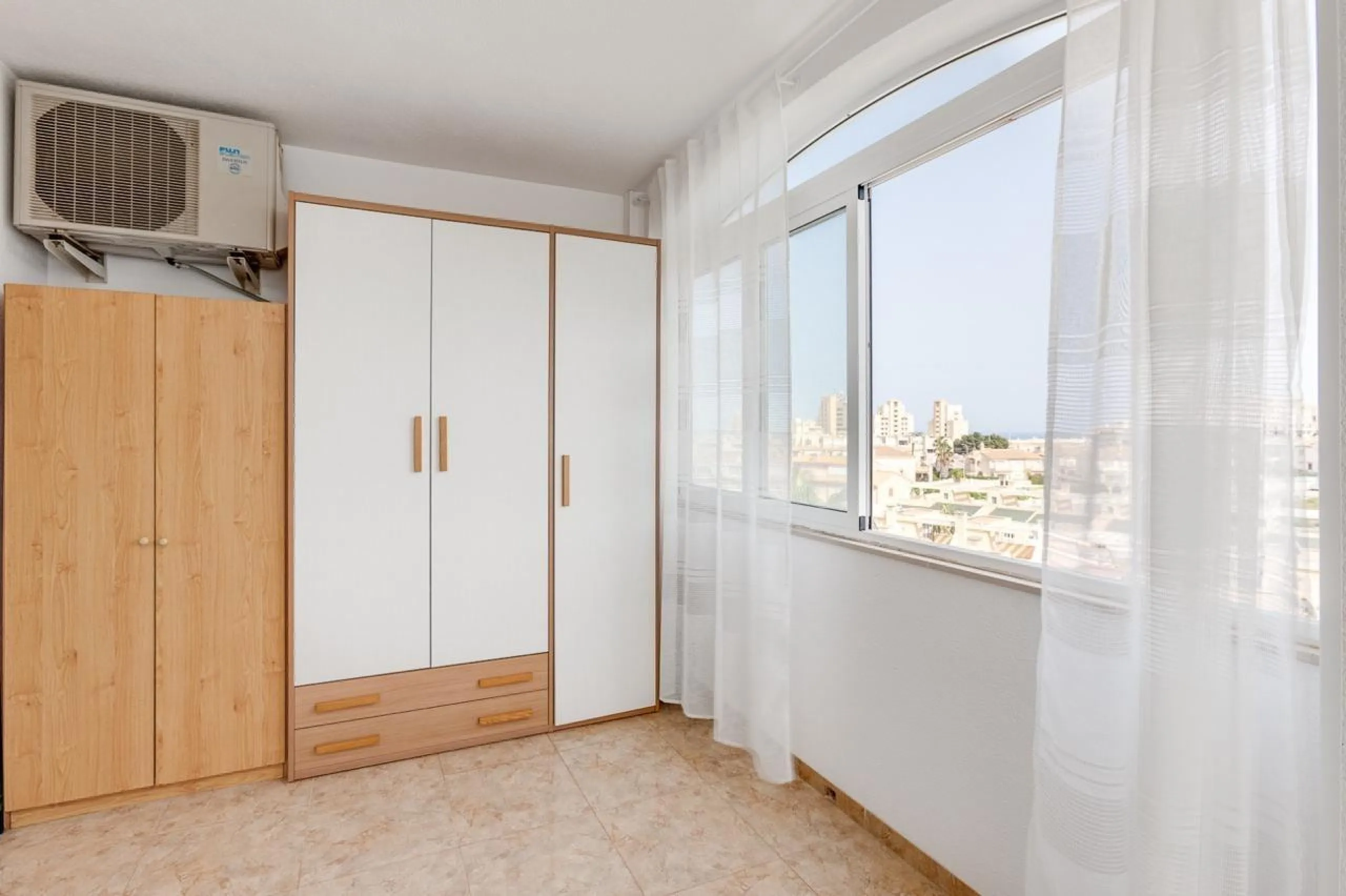 IMPECABLE VIVIENDA DE 2 HABITACIONES CON VISTAS DESPEJADAS + PISCINA EN TORREBLANCA