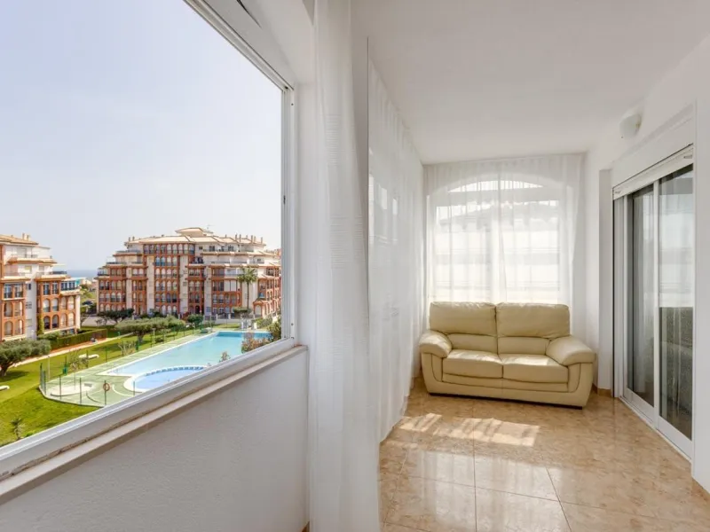IMPECABLE VIVIENDA DE 2 HABITACIONES CON VISTAS DESPEJADAS + PISCINA EN TORREBLANCA