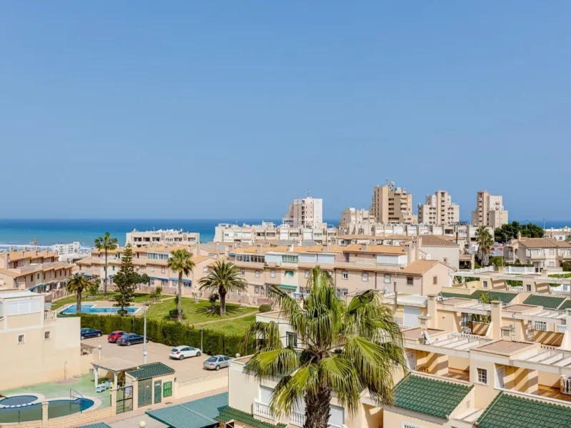 IMPECABLE VIVIENDA DE 2 HABITACIONES CON VISTAS DESPEJADAS + PISCINA EN TORREBLANCA