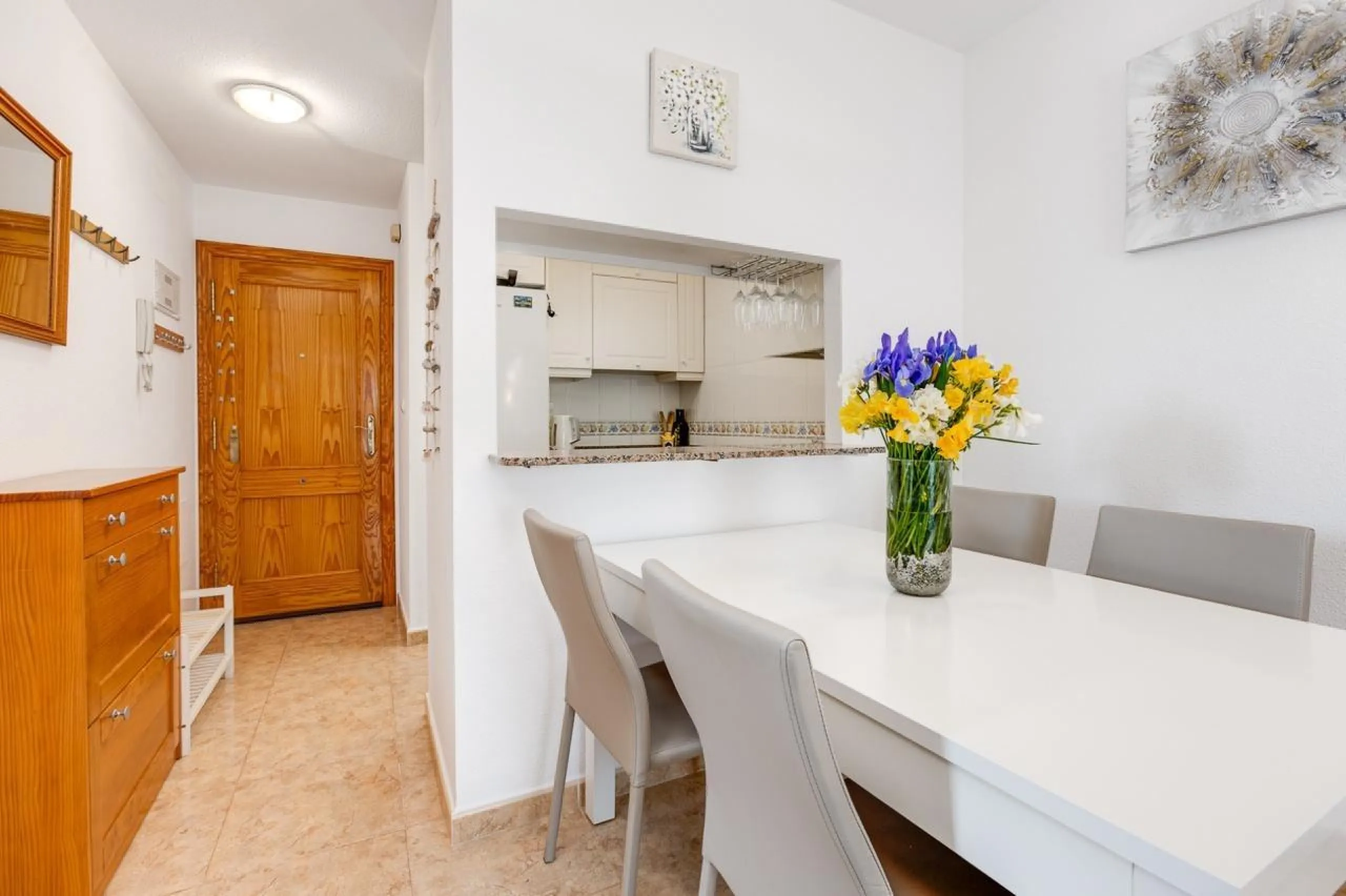 IMPECABLE VIVIENDA DE 2 HABITACIONES CON VISTAS DESPEJADAS + PISCINA EN TORREBLANCA
