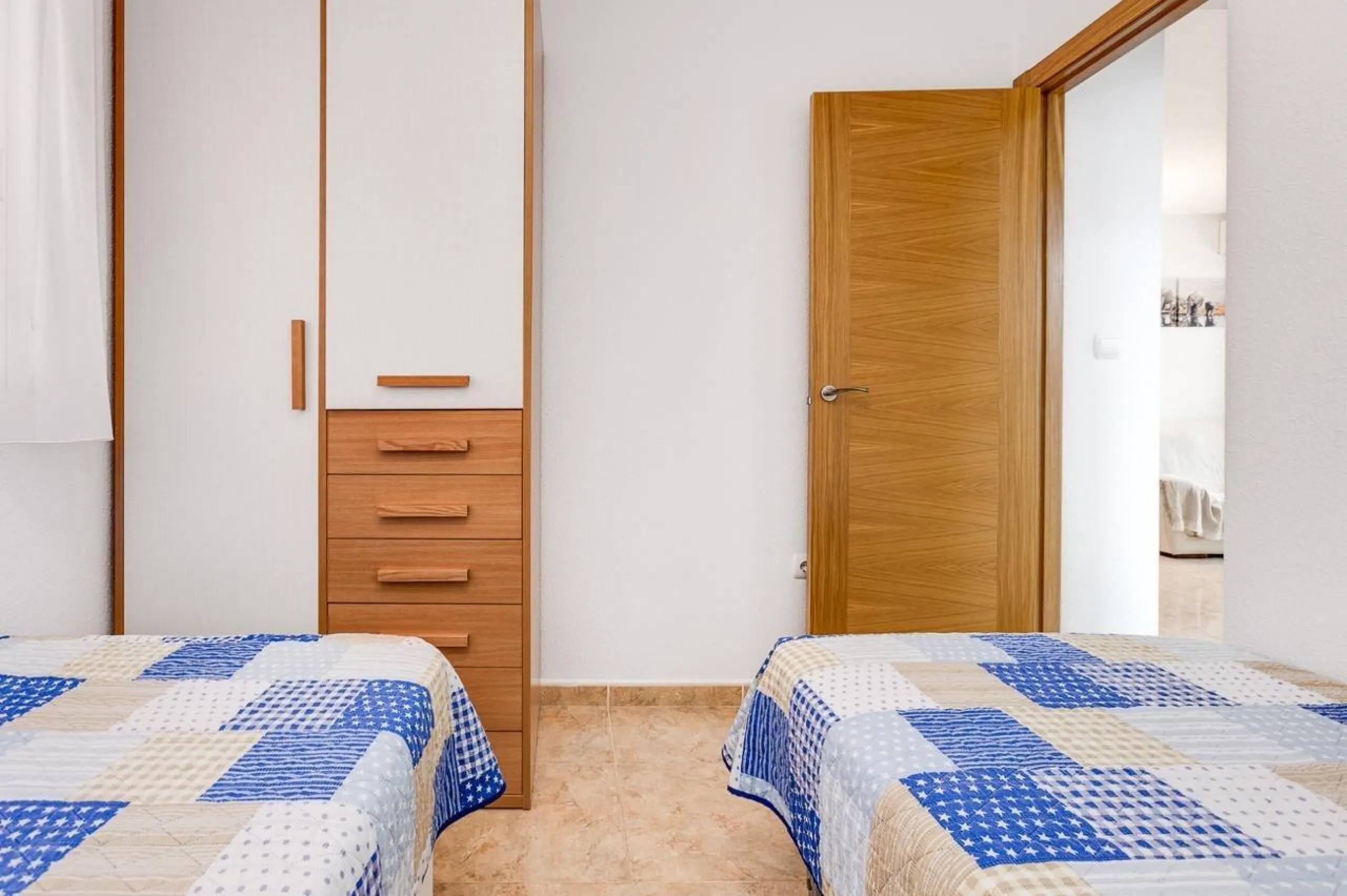IMPECABLE VIVIENDA DE 2 HABITACIONES CON VISTAS DESPEJADAS + PISCINA EN TORREBLANCA