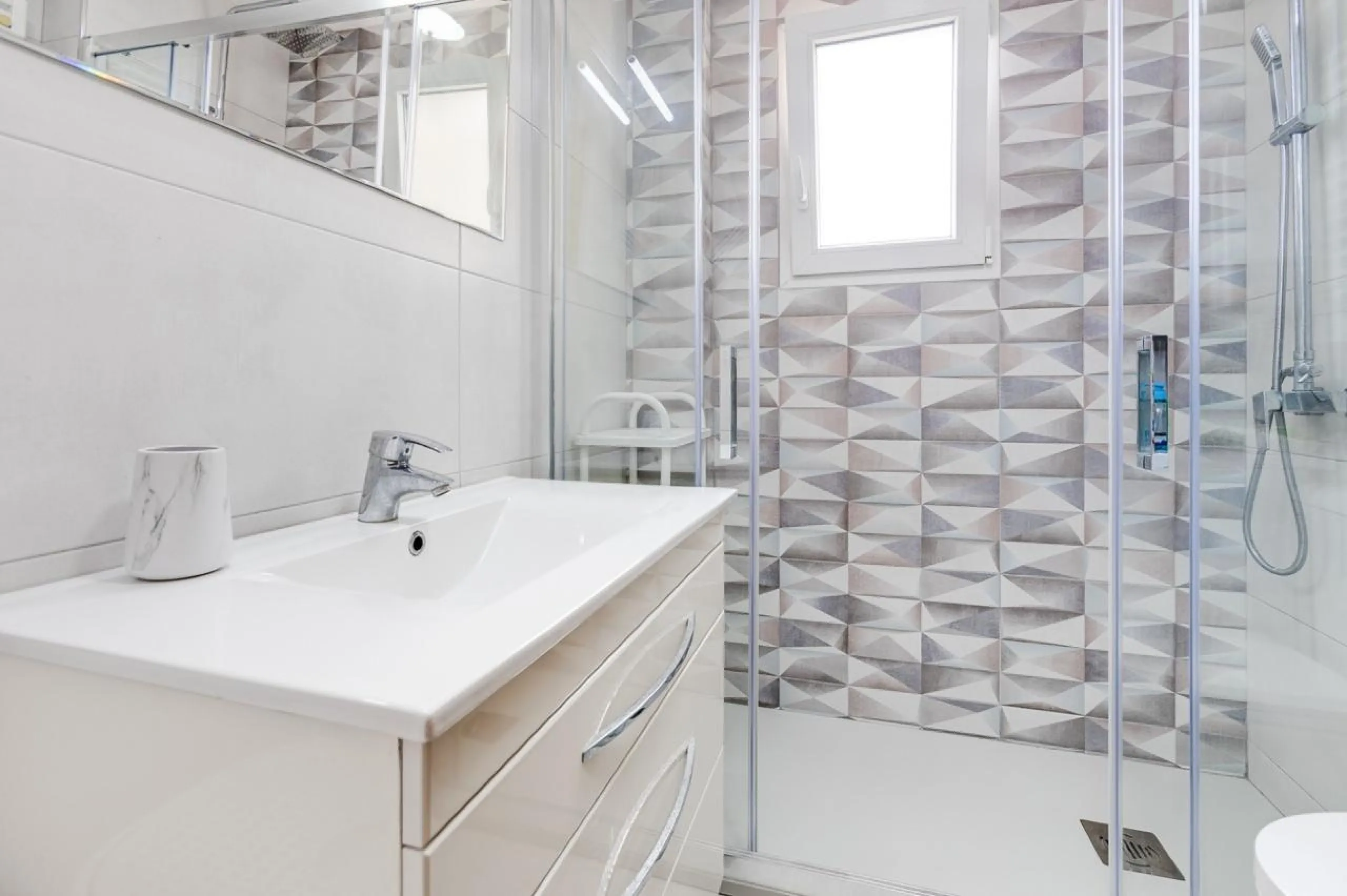 IMPECABLE VIVIENDA DE 2 HABITACIONES CON VISTAS DESPEJADAS + PISCINA EN TORREBLANCA