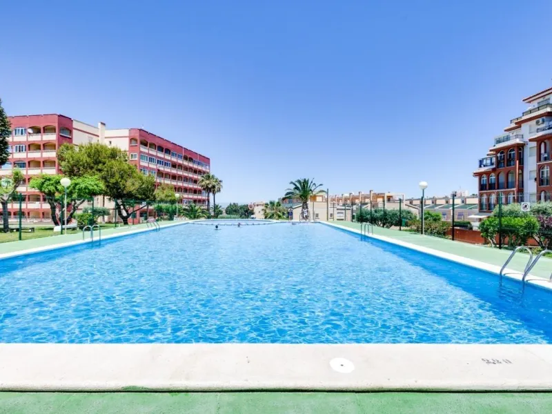 IMPECABLE VIVIENDA DE 2 HABITACIONES CON VISTAS DESPEJADAS + PISCINA EN TORREBLANCA