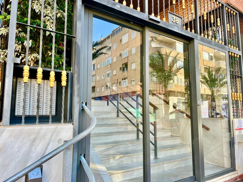 ESTUDIO ESPACIOSO CON PISCINA A 450m DE LA PLAYA EN PLENA AV HABANERAS