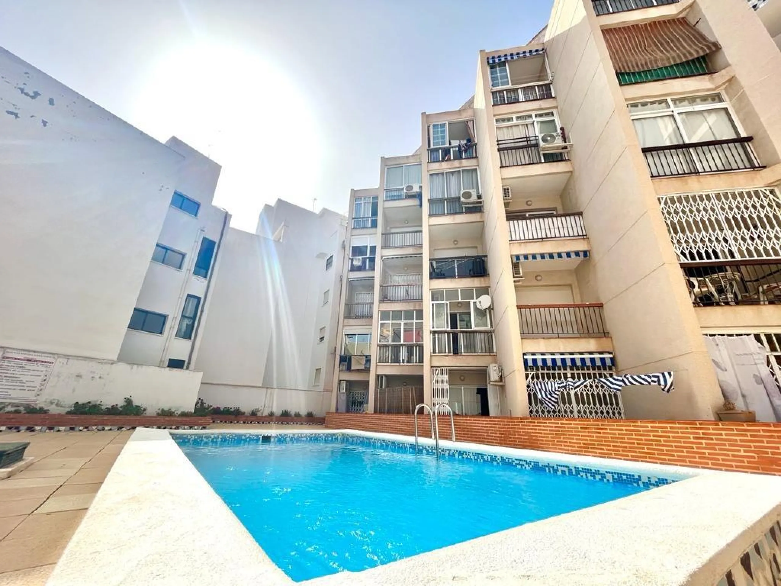 ESTUDIO ESPACIOSO CON PISCINA A 450m DE LA PLAYA EN PLENA AV HABANERAS