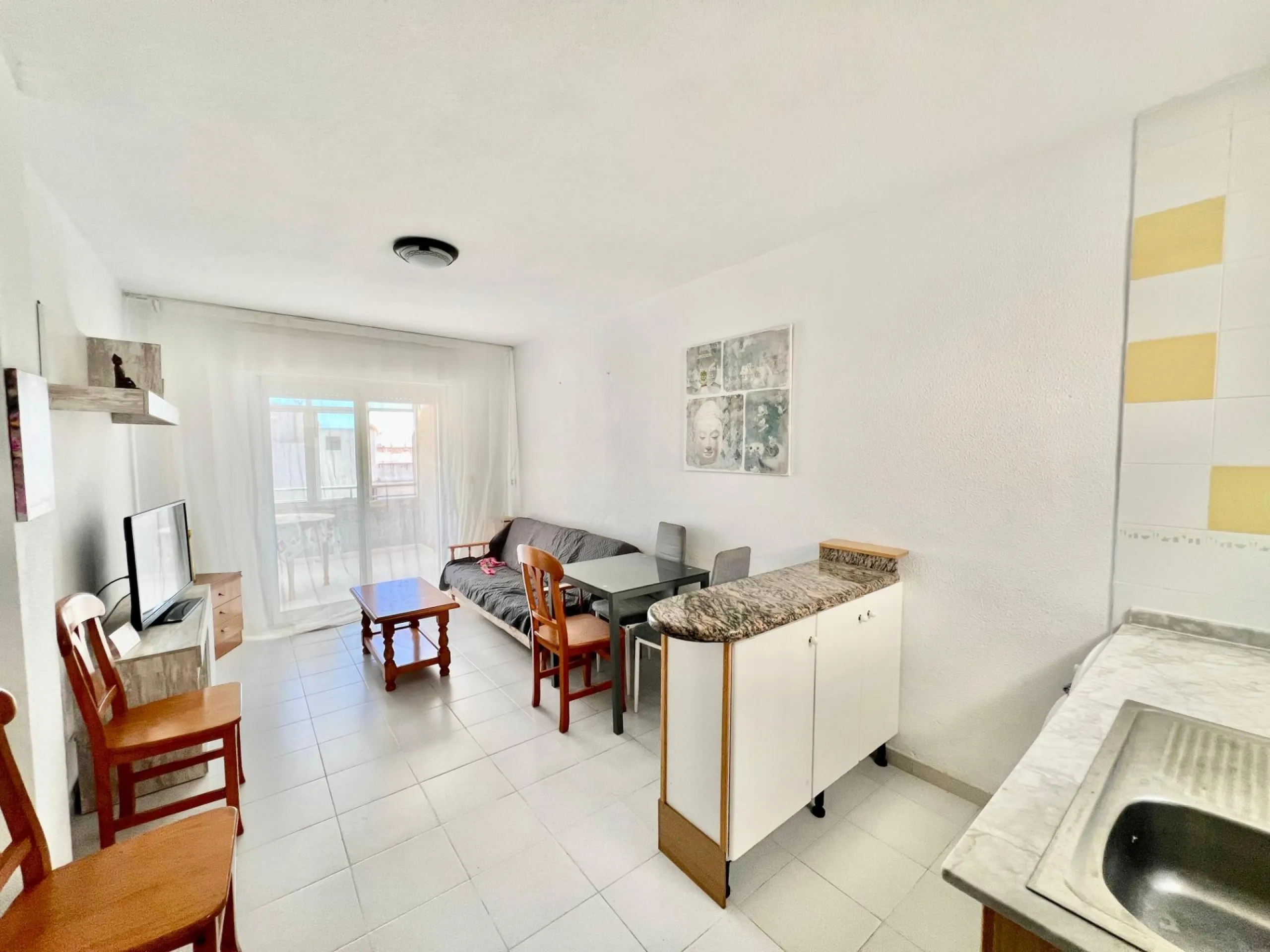 ÁTICO DE 1 HABITACIÓN CON AMPLIA TERRAZA Y VISTAS DESPEJADAS, A 550m DE LA PLAYA
