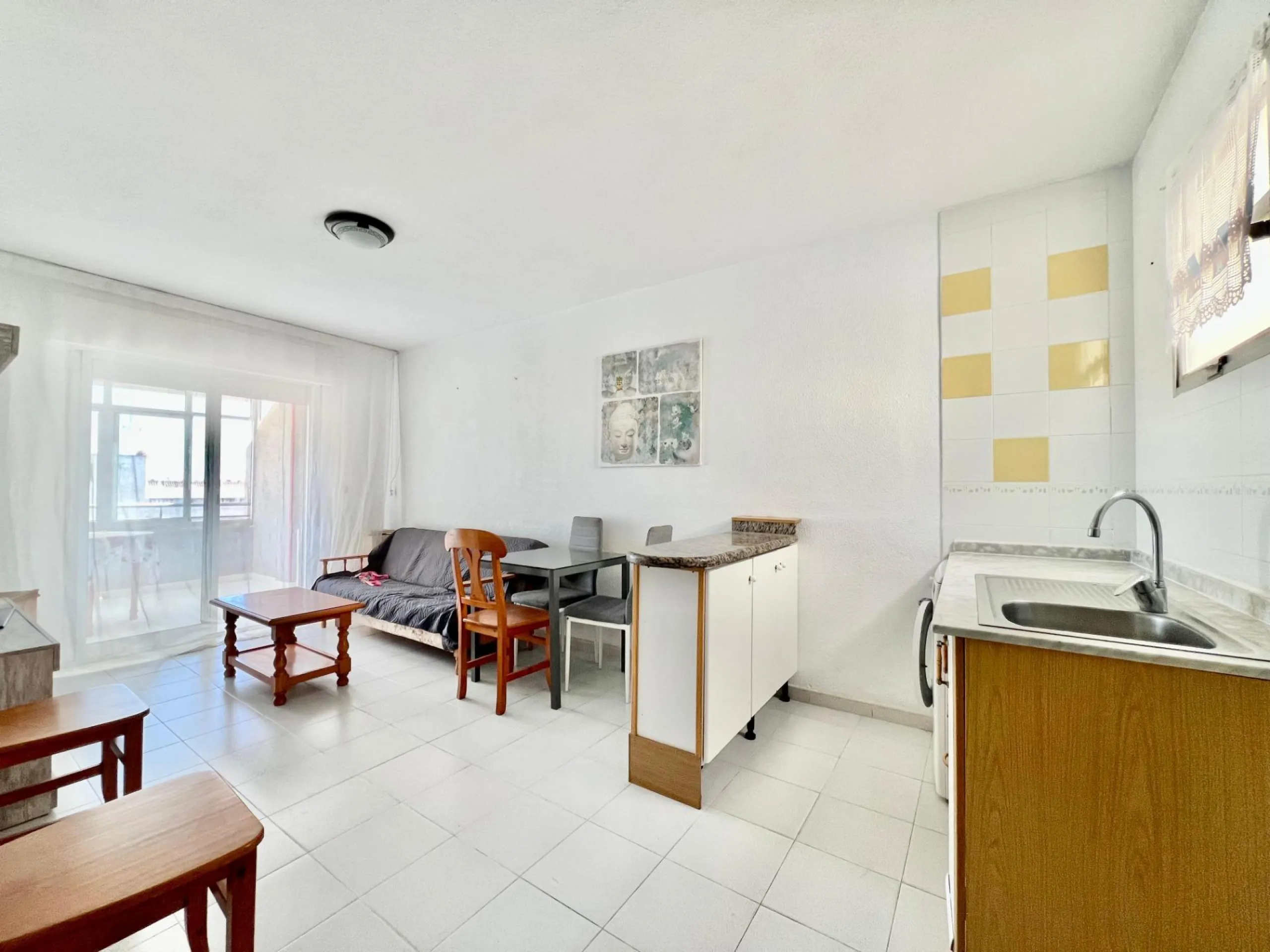 ÁTICO DE 1 HABITACIÓN CON AMPLIA TERRAZA Y VISTAS DESPEJADAS, A 550m DE LA PLAYA