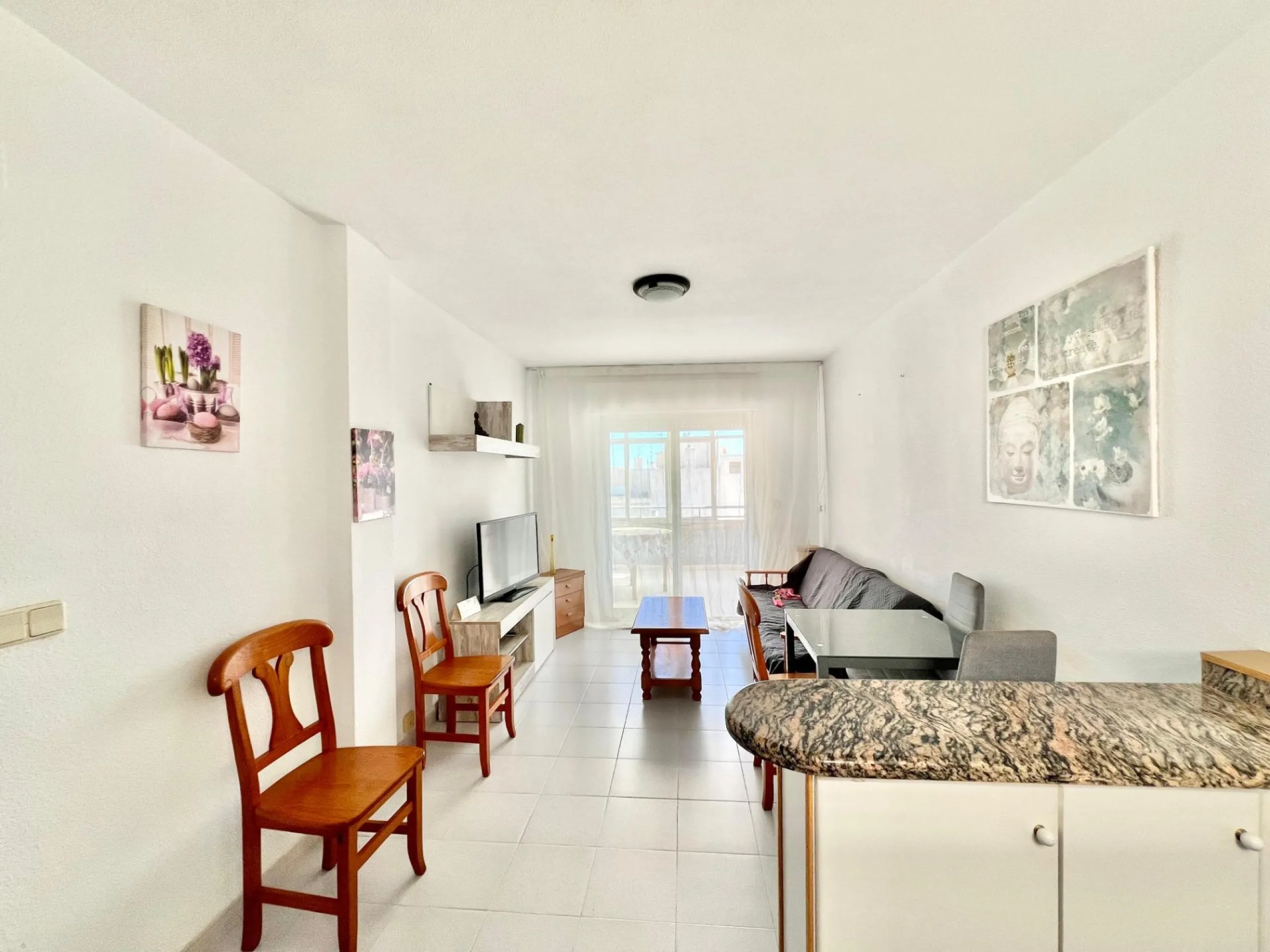 ÁTICO DE 1 HABITACIÓN CON AMPLIA TERRAZA Y VISTAS DESPEJADAS, A 550m DE LA PLAYA