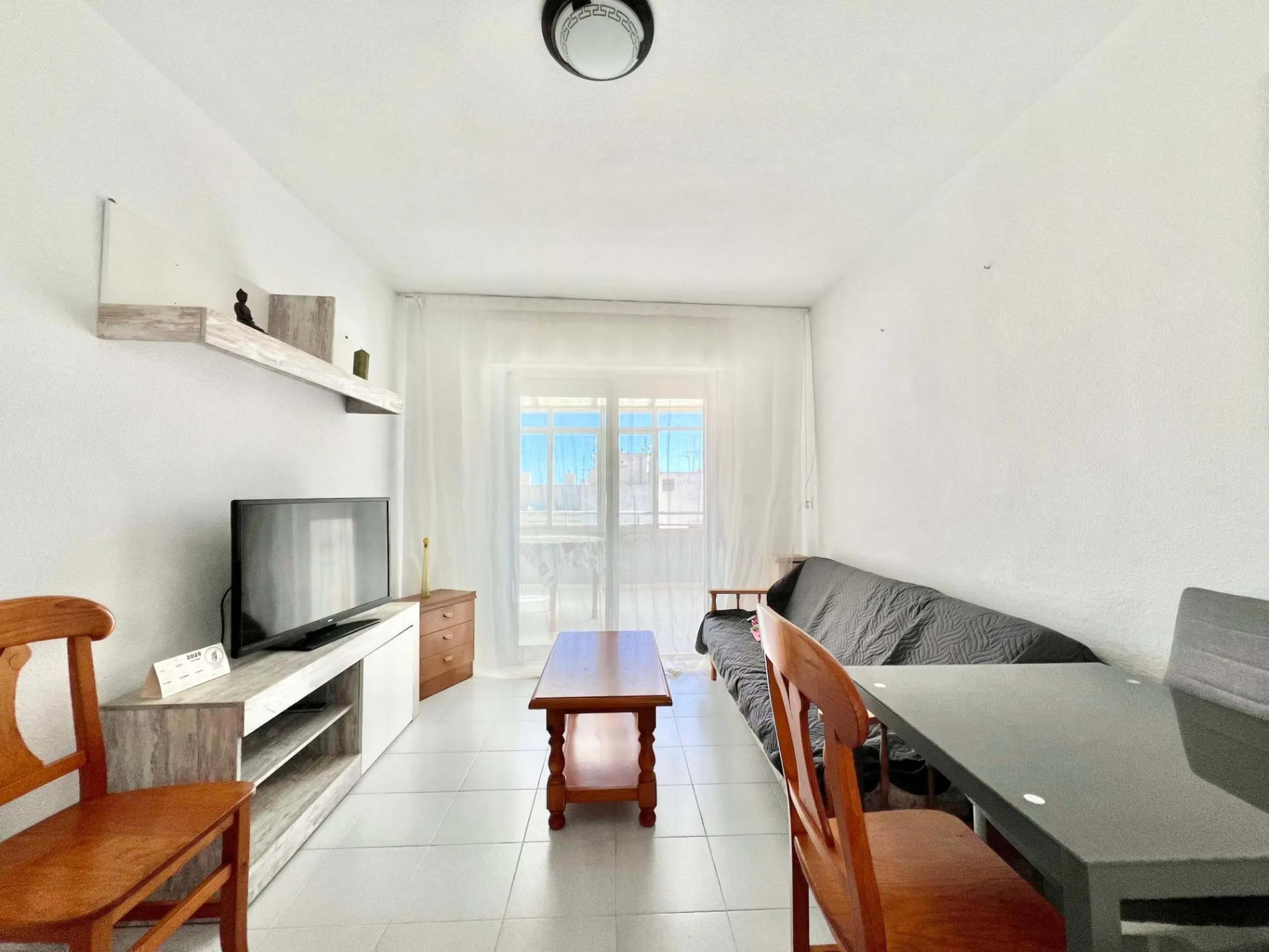 ÁTICO DE 1 HABITACIÓN CON AMPLIA TERRAZA Y VISTAS DESPEJADAS, A 550m DE LA PLAYA