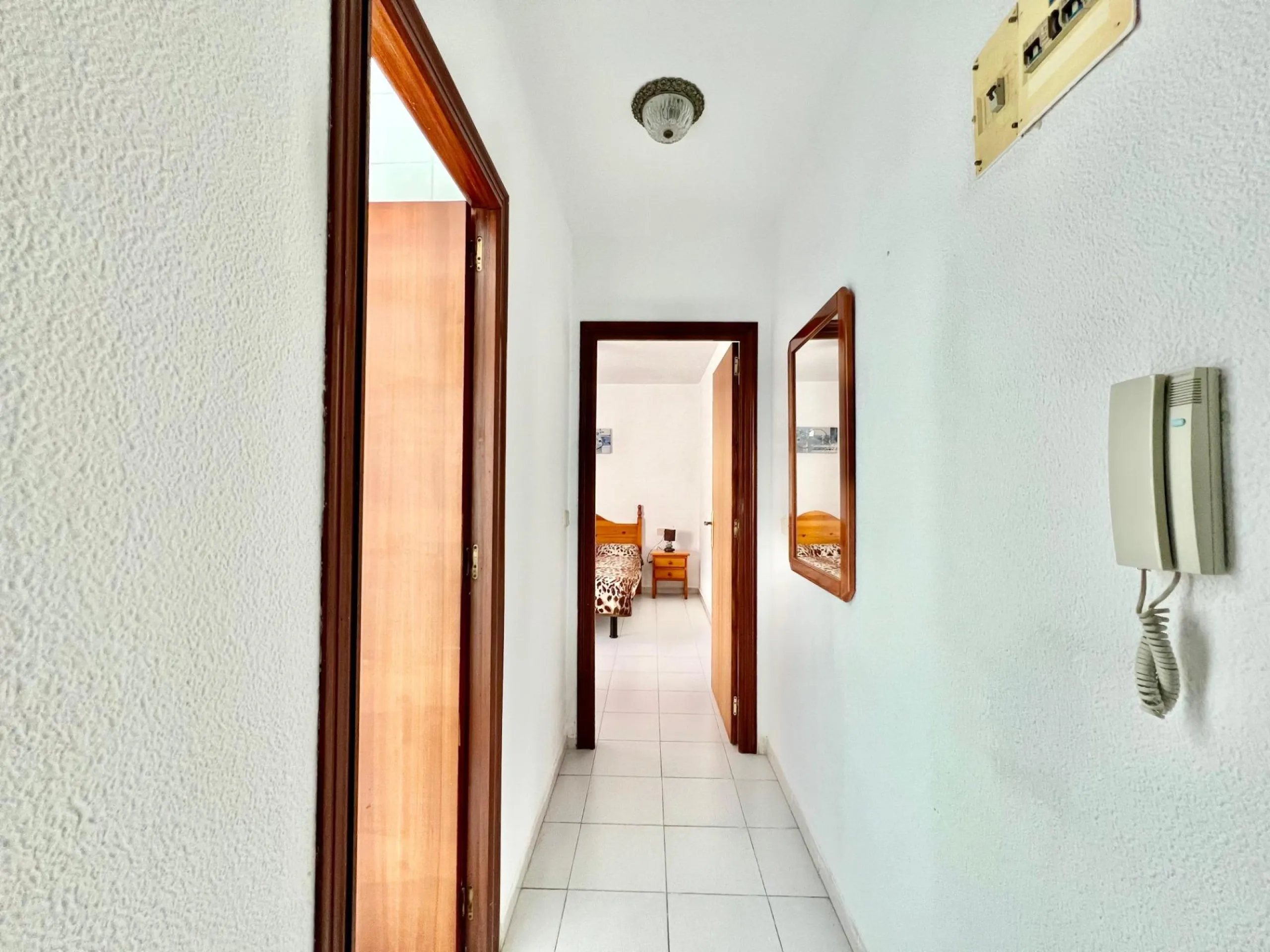 ÁTICO DE 1 HABITACIÓN CON AMPLIA TERRAZA Y VISTAS DESPEJADAS, A 550m DE LA PLAYA