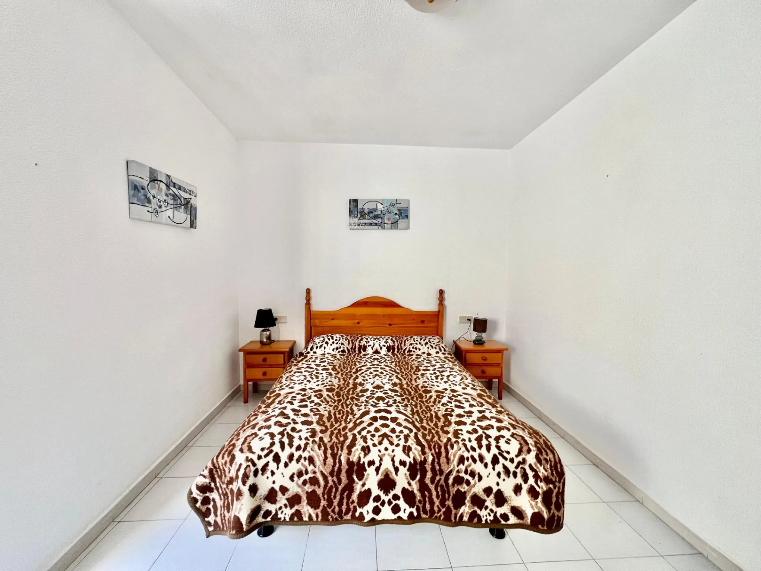 ÁTICO DE 1 HABITACIÓN CON AMPLIA TERRAZA Y VISTAS DESPEJADAS, A 550m DE LA PLAYA