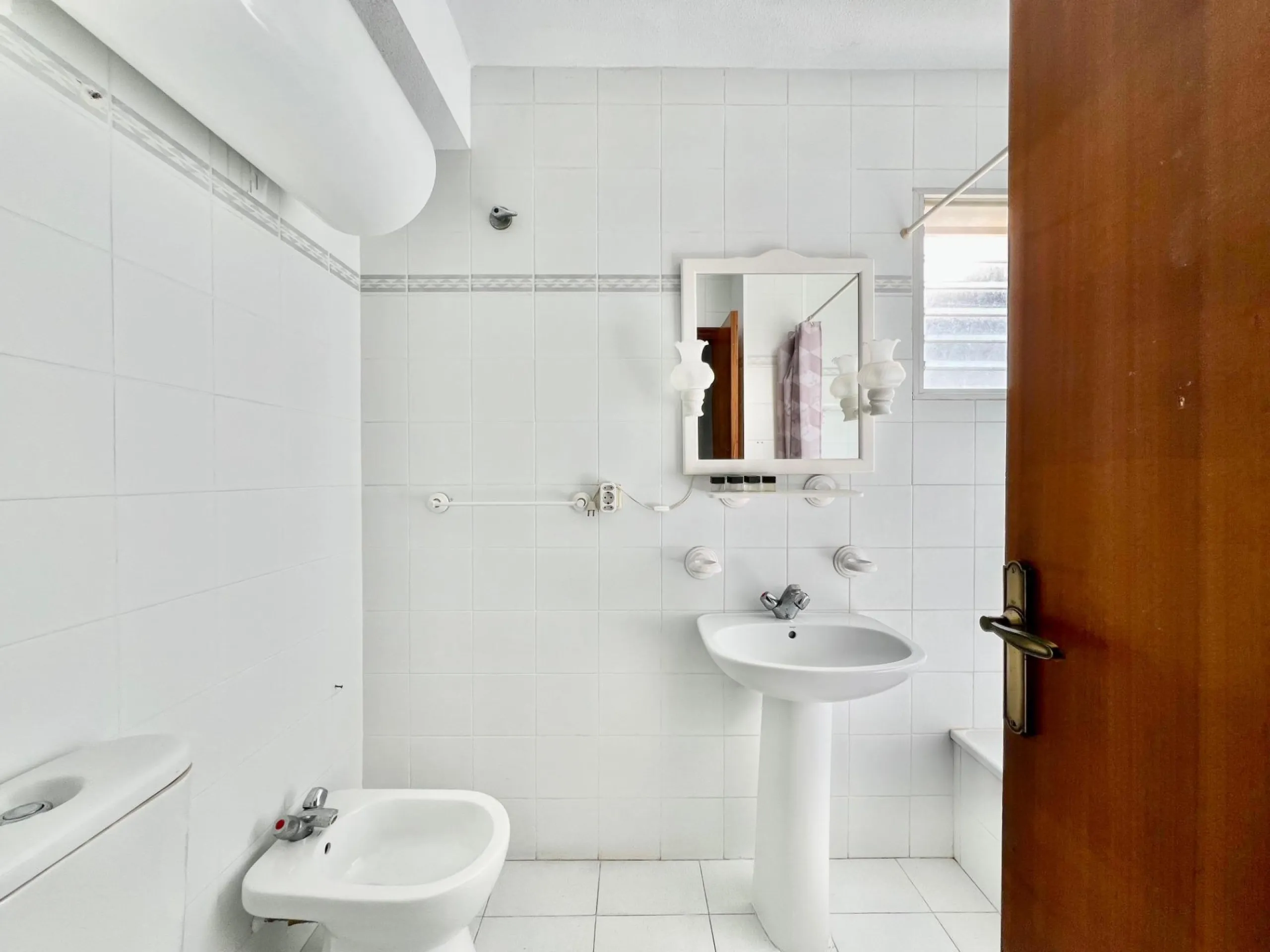 ÁTICO DE 1 HABITACIÓN CON AMPLIA TERRAZA Y VISTAS DESPEJADAS, A 550m DE LA PLAYA