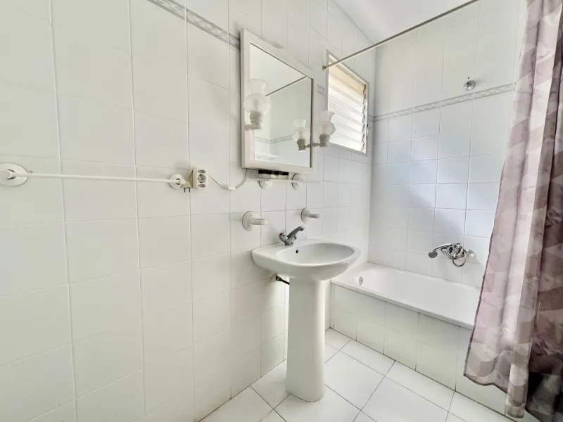 ÁTICO DE 1 HABITACIÓN CON AMPLIA TERRAZA Y VISTAS DESPEJADAS, A 550m DE LA PLAYA