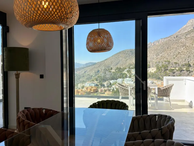 Villa moderna con vistas panorámicas al mar en Sierra de Altea – Costa Blanca
