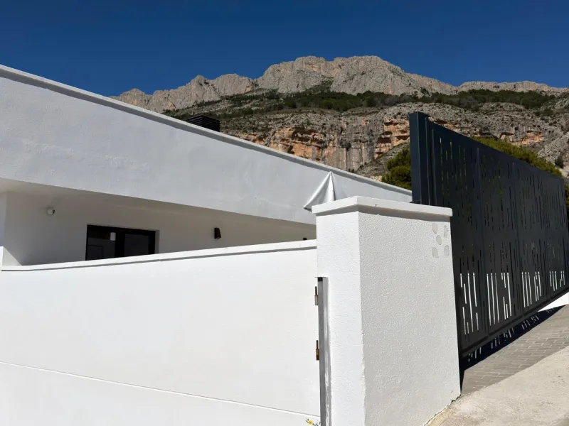 Villa moderna con vistas panorámicas al mar en Sierra de Altea – Costa Blanca