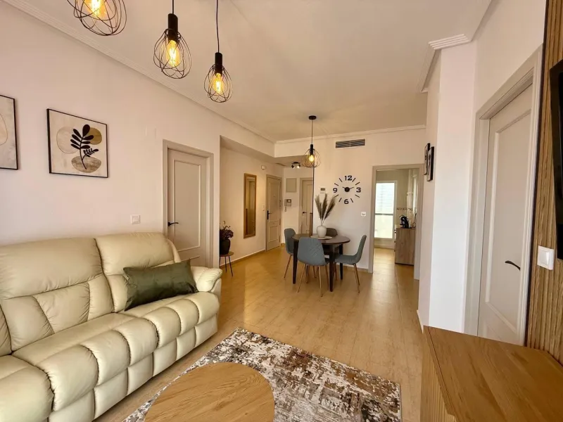 Renovated penthouse with sea views, 3 bedrooms, 2 bathrooms, parking and pool