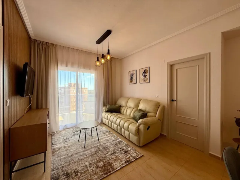 Renovated penthouse with sea views, 3 bedrooms, 2 bathrooms, parking and pool