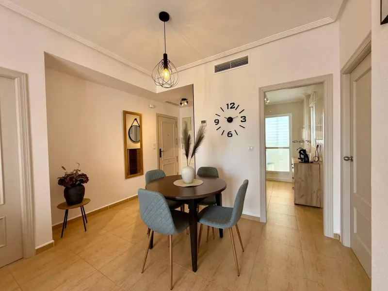 Renovated penthouse with sea views, 3 bedrooms, 2 bathrooms, parking and pool