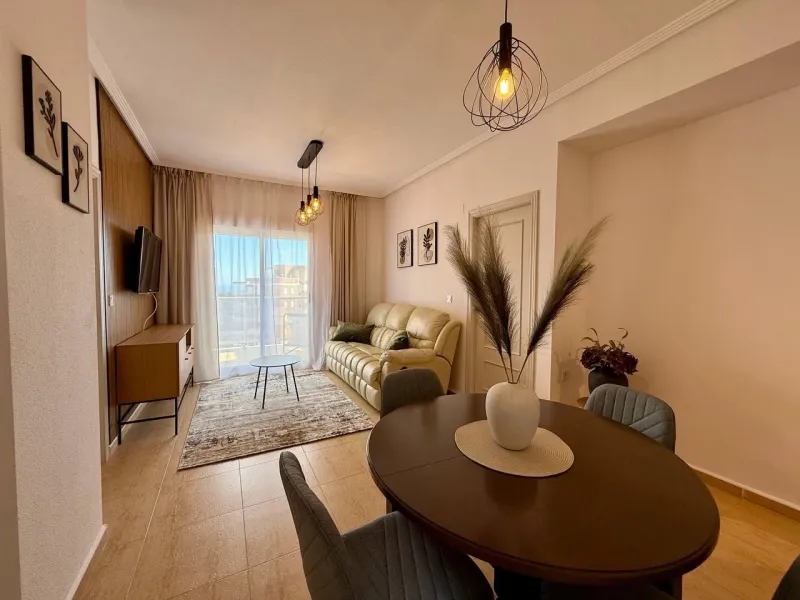 Renovated penthouse with sea views, 3 bedrooms, 2 bathrooms, parking and pool