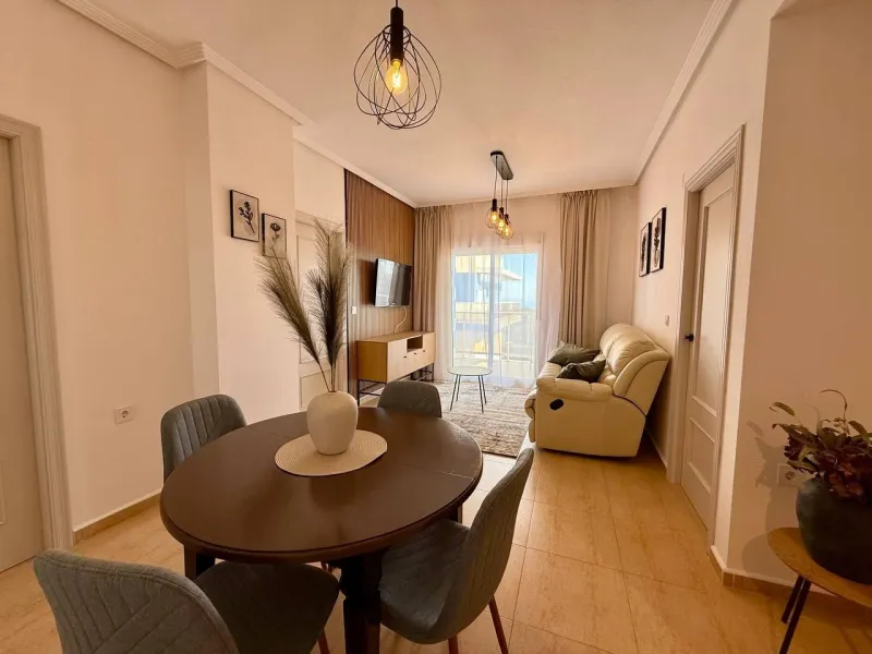 Renovated penthouse with sea views, 3 bedrooms, 2 bathrooms, parking and pool