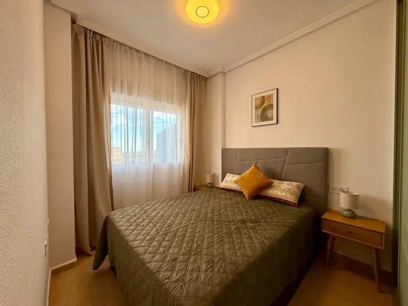 Renovated penthouse with sea views, 3 bedrooms, 2 bathrooms, parking and pool