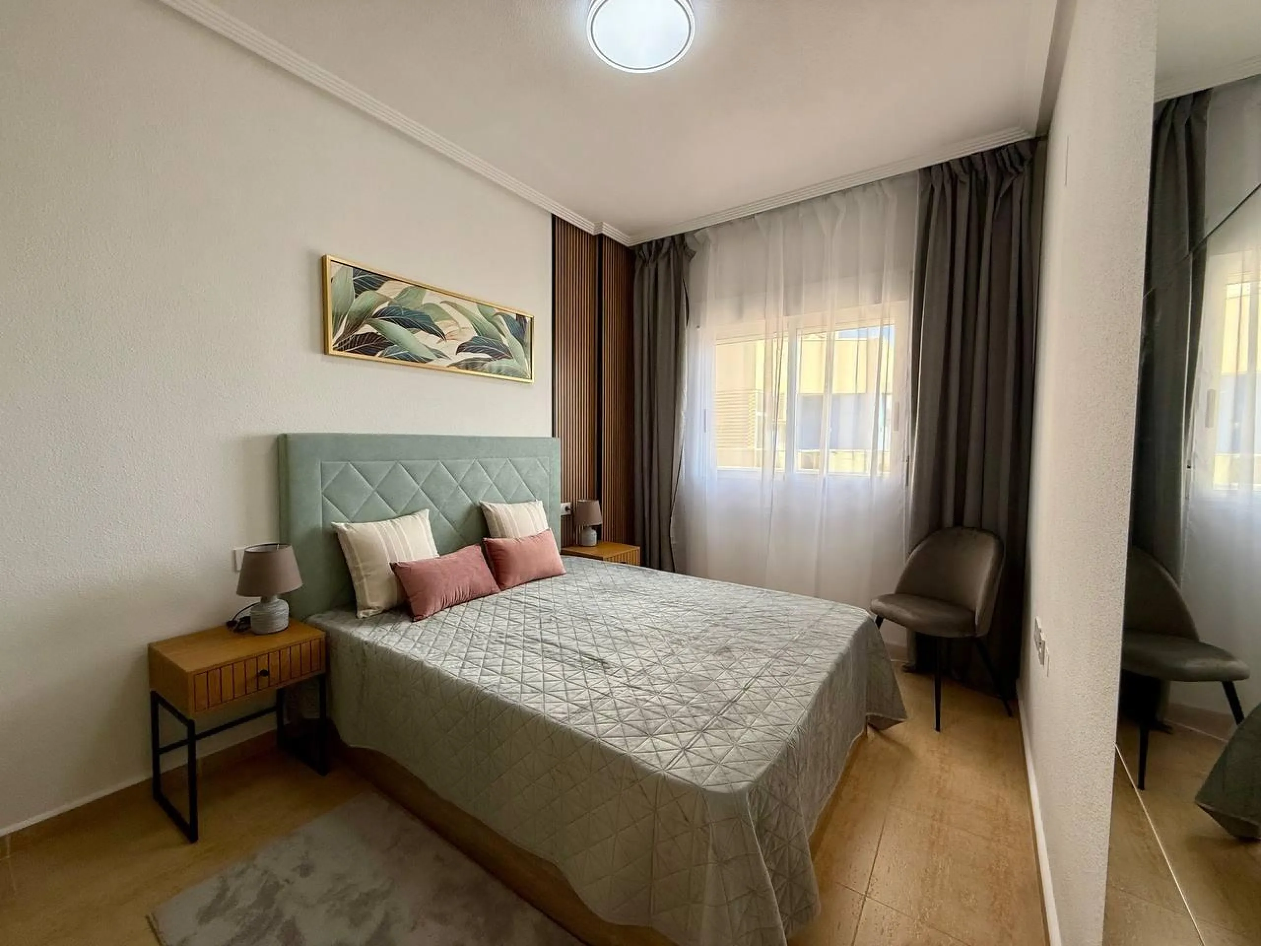 Renovated penthouse with sea views, 3 bedrooms, 2 bathrooms, parking and pool