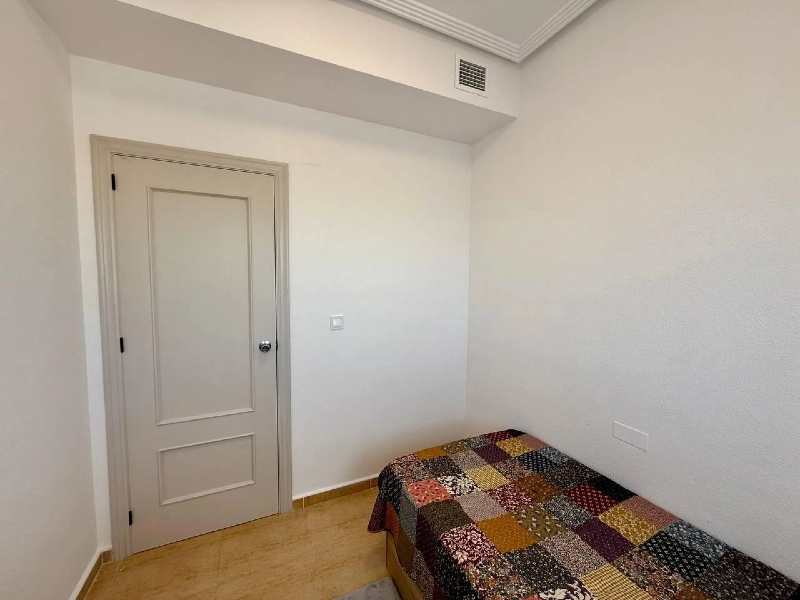 Renovated penthouse with sea views, 3 bedrooms, 2 bathrooms, parking and pool