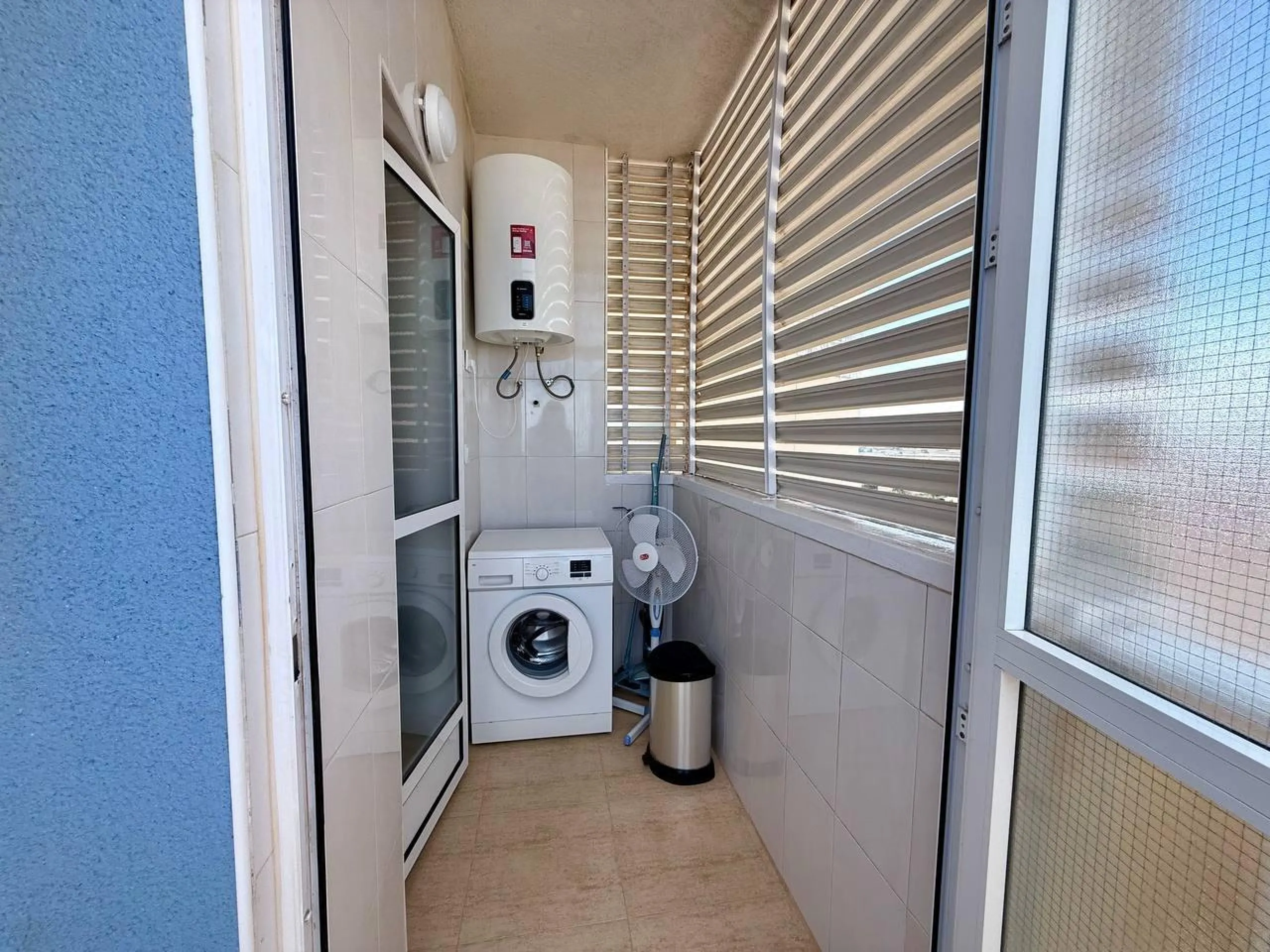 Renovated penthouse with sea views, 3 bedrooms, 2 bathrooms, parking and pool