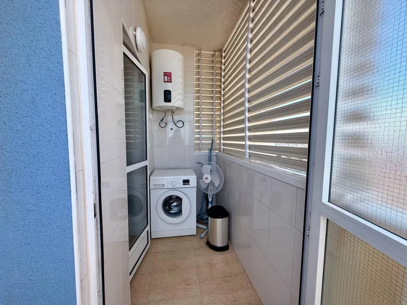 Renovated penthouse with sea views, 3 bedrooms, 2 bathrooms, parking and pool
