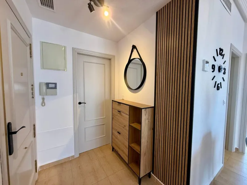 Renovated penthouse with sea views, 3 bedrooms, 2 bathrooms, parking and pool