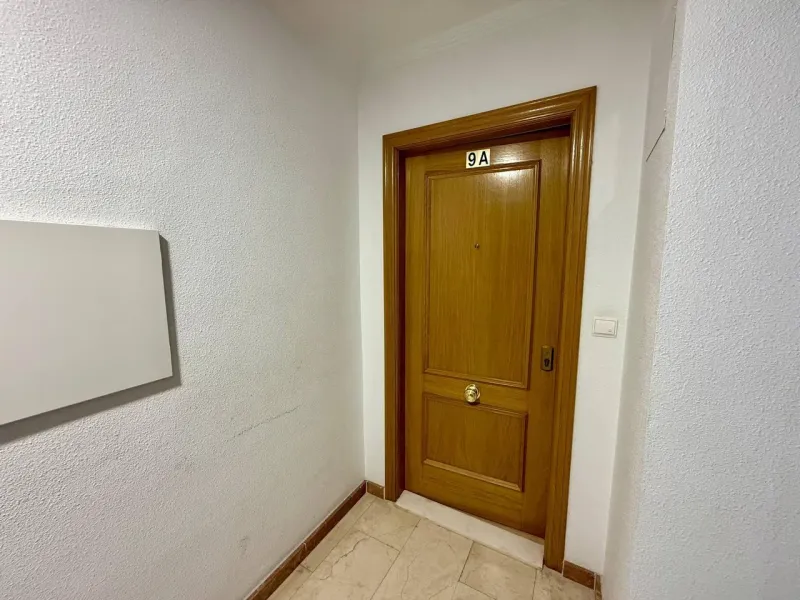 Renovated penthouse with sea views, 3 bedrooms, 2 bathrooms, parking and pool